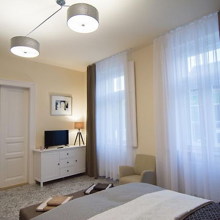 Zora Apartman Eger Extérieur photo