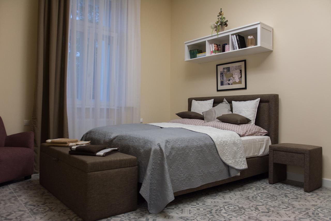 Zora Apartman Eger Extérieur photo