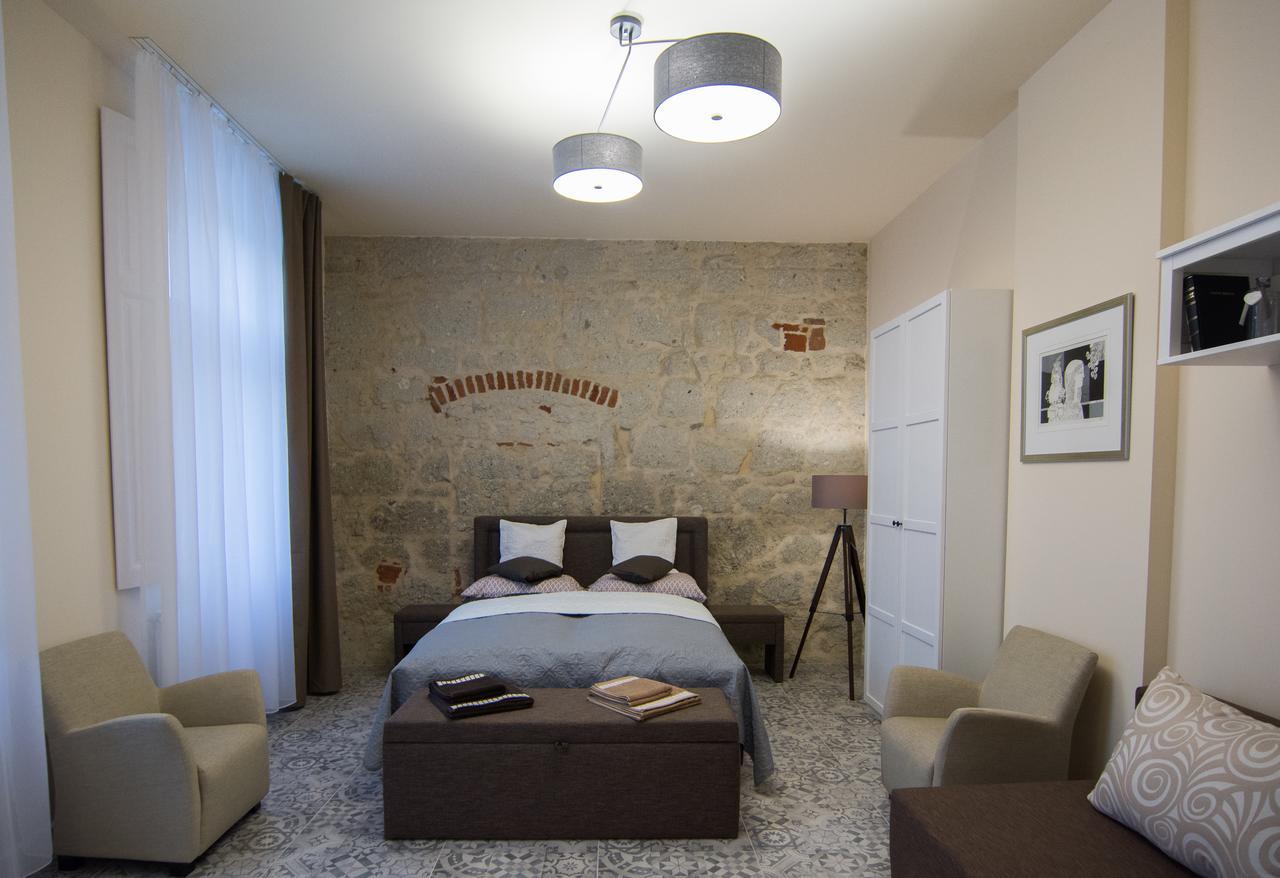 Zora Apartman Eger Extérieur photo